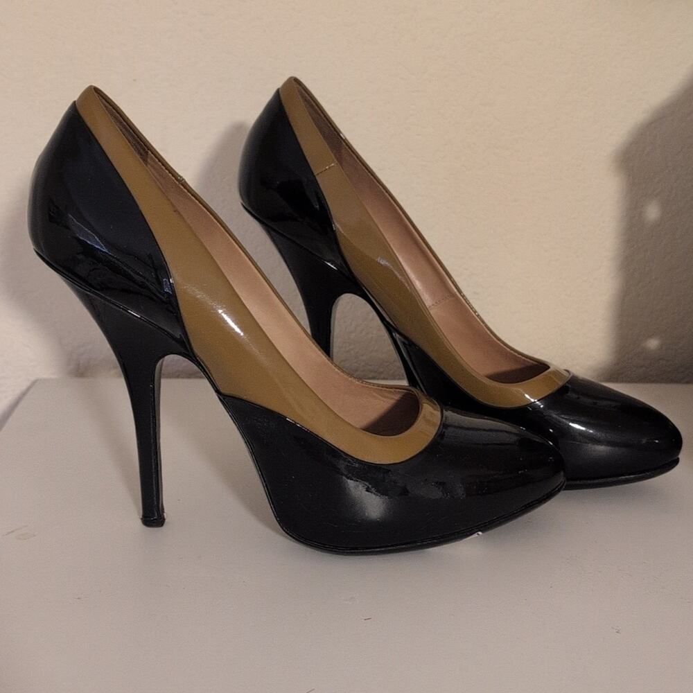 LANVIN Dark Blue/Mustard Italian Patent Leather Point Toe Pumps 5" Heels Size 40